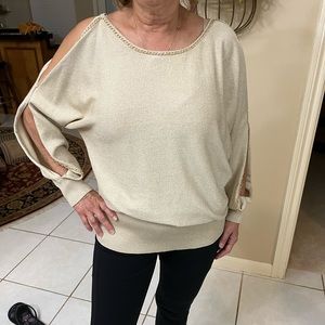 Thalia Sodi cute dressy top